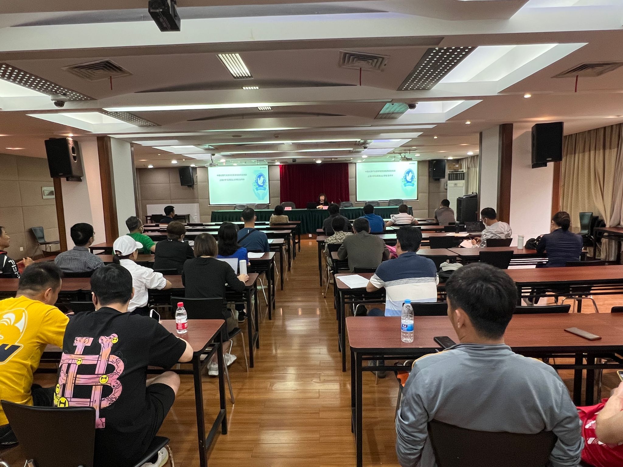 056a2d550073d0bd95db8d73206154f 056a2d550073d0bd95db8d73206154f.jpg