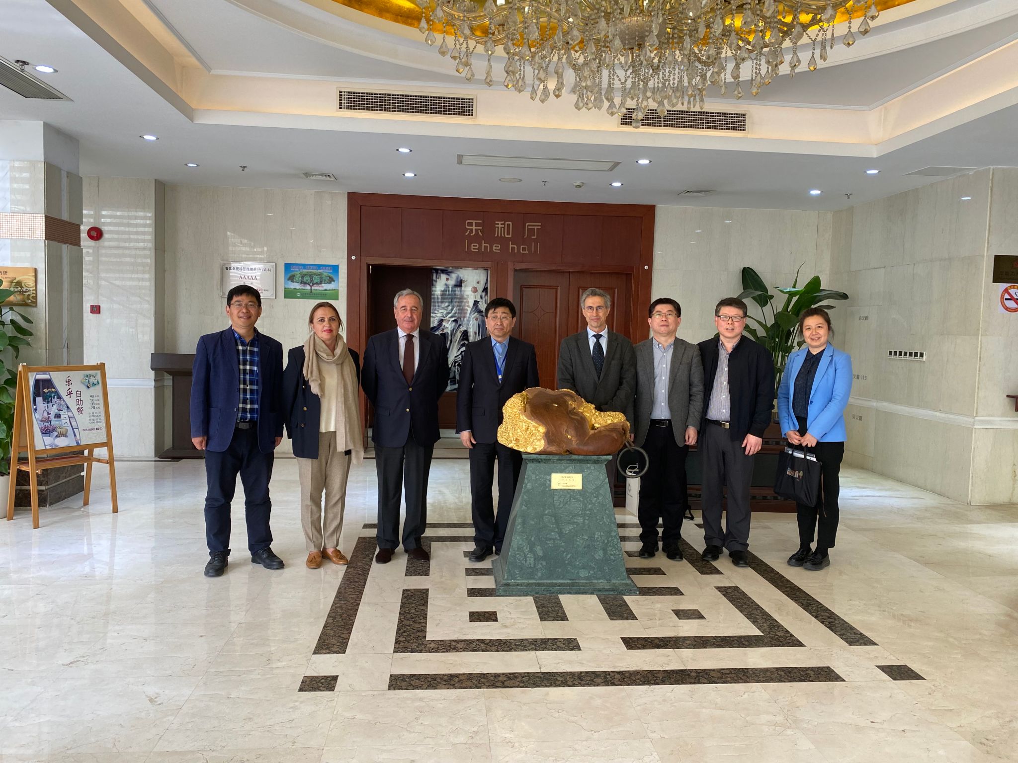 会见1.jpg 会见1.jpg